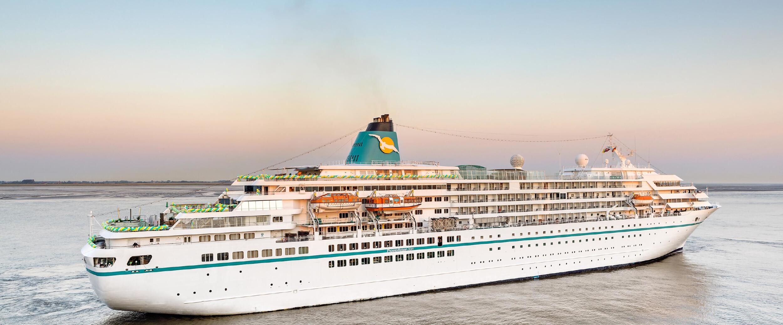 Arktischer Sommerzauber mit MS Amadea mit MS Amadea