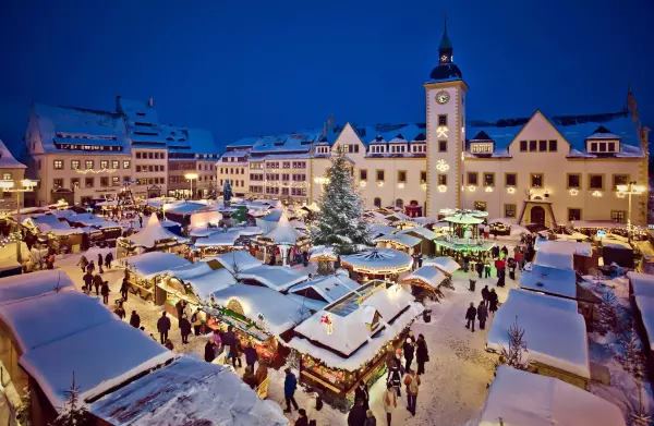 christmarkt_im_schnee