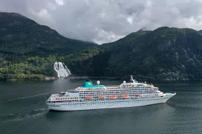 Die 23-Tage-Reise durch Antillen und Atlantik mit MS AMERA
