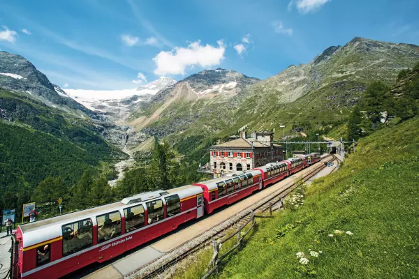 bernina-express-auf-alp-gruem-kopie-kopie-kopie-kopie