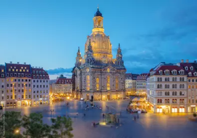 Frauenkirche mit Taschenbergpalais Frauenkirche mit Taschenbergpalais
