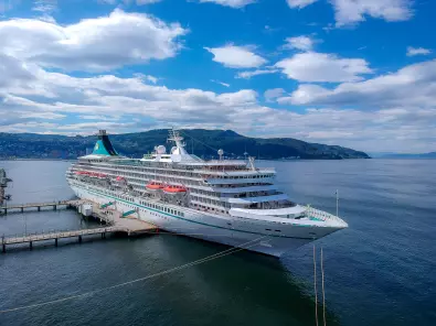 Zauberhafte Fjorde & Küstenorte - zu Gunsten der Stiftung Fly&Helpn mit MS ARTANIA